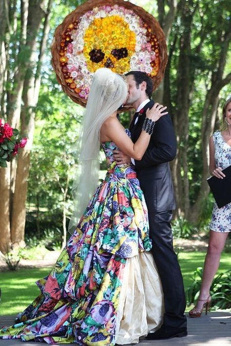 38 Beautifully Non-Traditional Wedding Dress Ideas Colored Wedding Gowns, Offbeat Wedding, Colored Wedding Dress, Dreamy Wedding Dress, Unconventional Wedding Dress, Boda Mexicana, Unconventional Wedding, Alternative Wedding Dresses, Offbeat Bride