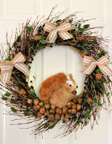 Diy Crafts Fall, Bird Wreath, Fall Acorns, Crafts Fall, Fall Thanksgiving Wreaths, Fun Cakes, Twig Wreath, A Squirrel, Thanksgiving Wreaths