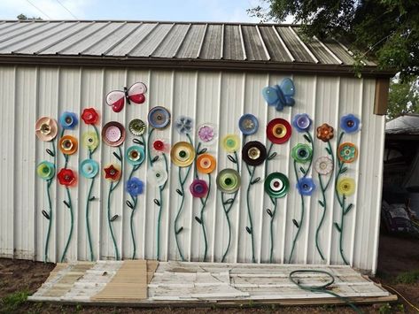 Metal Wall Flower Art - Foter Sensory Garden, Garden Hoses, Outdoor Crafts, Garden Art Sculptures Diy, School Garden, Garden Art Projects, Garden Art Sculptures, Glass Garden, Ideas Garden