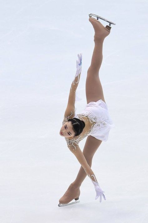 Karen Chen of the USA performing her short program at NHK Trophy 2016 Karen Chen, Figure Skater, Ice Skating, Figure Skating