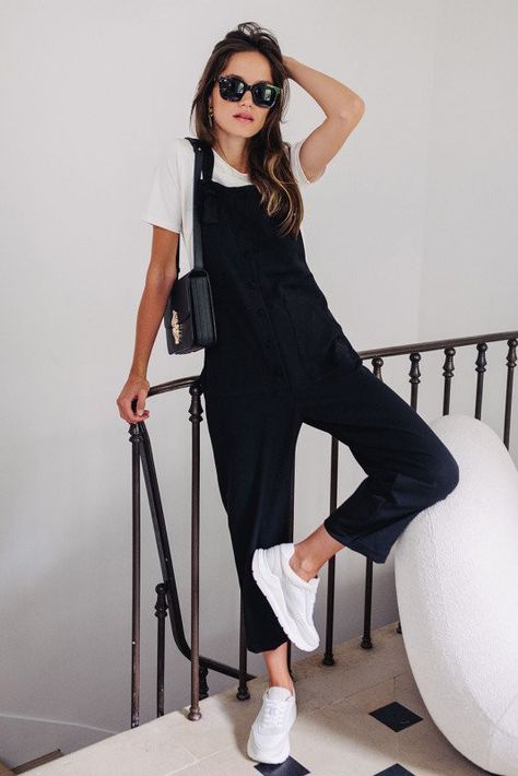 Salopette Outfit, Style Salopette, Mode Inspiration, Harem Pants, Overalls, Slip Dress, Summer Outfits, Normcore, Jumpsuit