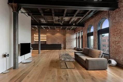 Brooklyn Loft - Industrial - Living Room - New York - by Studio ai New York Loft Apartment Industrial, Loft Apartment Modern, Industrial Studio Loft, Industrial Studio Apartment, Brooklyn Loft Apartment, Nyc Loft Apartment, New York Loft Style, Loft Style Living Room, Loft Apartment Industrial