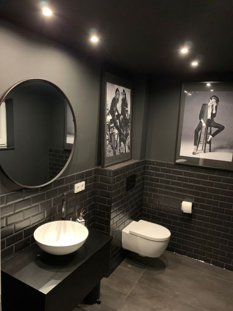 Wc Black, Modern Black Bathroom, Small Downstairs Toilet, Shoe Store Design, Black Accent Walls, Small Toilet Room, Black And White Living Room, Downstairs Loo, Downstairs Toilet