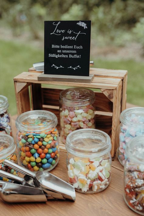 Rustic Candy Bar, Cheap Backyard Wedding, Wedding Candy Table, Wedding Snacks, 40th Birthday Party Invites, Sweet Station, Candy Bar Wedding, Cocktail Hour Wedding, Wedding Treats