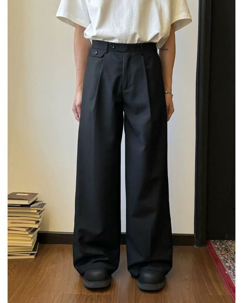 Nine Drape Pleated Trousers • Discover Trending Men's Fashion From Asia • Collection: Nine's Closet . . #koreanfashion #streetwear #outfitidea #styleinspo #mensfashion Inspi Outfit, Mens Smart Casual Outfits, Mens Casual Outfits Summer, Men's Outfits, Street Fashion Men Streetwear, Formal Outfits, Model Outfits, Brown Outfit, Pleated Trousers