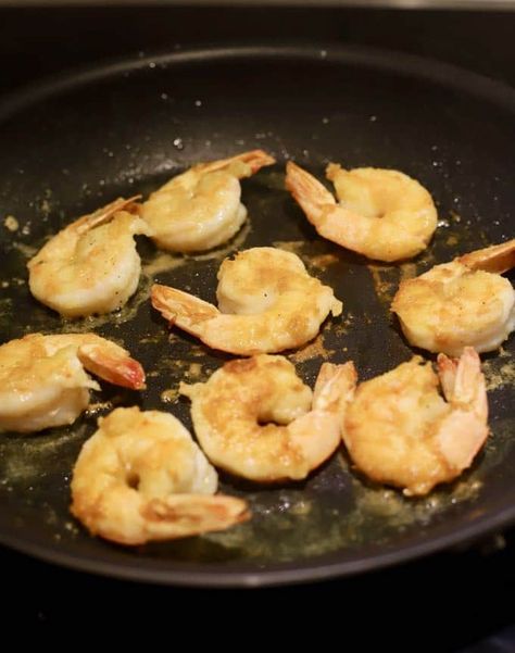 Easy Crispy Pan-Fried Shrimp are fresh, succulent, briny Gulf shrimp, lightly coated with flour and pan-fried in a small amount of olive oil until they are golden brown and delicious. This simple recipe is the best and healthiest way to fry shrimp! Try it today! #friedshrimp, #shrimprecipes Fry Shrimp, Pan Fried Shrimp, Fried Shrimp Recipes, Pan Shrimp, Lime Butter, Shrimp Creole, Roasted Shrimp, Scampi Recipe, Prawn Recipes