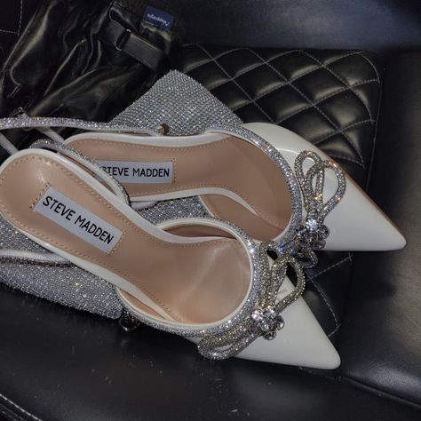 White pointed toe heels with sparkly bow and ankle straps Heels Diamond, Korean Shoes, Sparkly Shoes, Sparkly Heels, Prom Ideas, Makeup Pictures, Lace Up Heels, Fashion Stylist, Christmas List