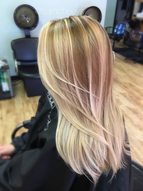 Golden honey blonde balayage , dirty blonde roots , blonde ombré for light hair , long layered haircut Blonde Balayage Dirty Blonde, Balayage Dirty Blonde, Golden Honey Blonde Balayage, Honey Blonde Balayage, Light Blonde Balayage, Long Layered Haircut, Shampoo Bomba, Blonde Lowlights, Blonde Ombré