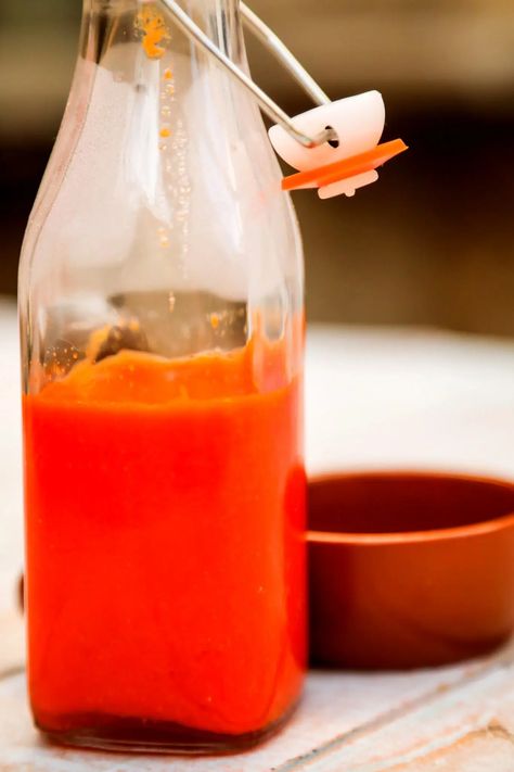 Homemade Spicy Cayenne Pepper Sauce - Chef Tariq Seven Spices Recipe, Cayenne Pepper Recipes, Lebanese Garlic Sauce, Cayenne Pepper Sauce, Hot Sauce Recipe, Pepper Sauce Recipe, Homemade Hot Sauce, Spicy Cocktail, Buffalo Wing Sauce