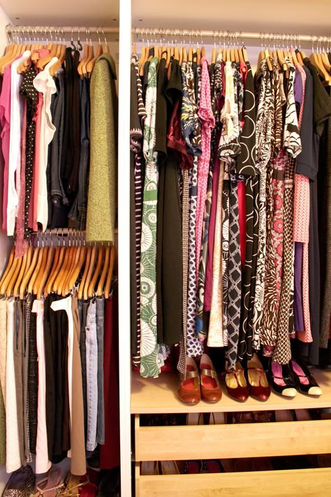 Closet Ideas Para Organizar Ropa, Dorm Things, Lots Of Clothes, Ikea Pax Wardrobe, Pax Wardrobe, Dorm Ideas, Clothes And Shoes, Master Closet, True Life