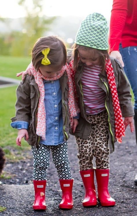 Outfits With Rain Boots, Girl Hunter, Family Photo Outfits Winter, Fall Family Photo Outfits, Boating Outfit, Family Photo Outfits, Baby Outfit, Fall Family, Toddler Clothes