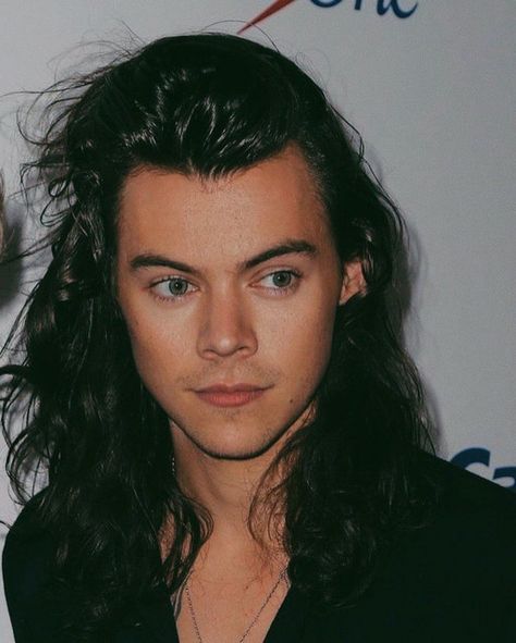 songs that remind me of long hair harry on Spotify Long Hair Harry, Harry Styles Hair, Harry Styles Long Hair, Harry Styles Lockscreen, Gambar One Direction, Harry Styles Smile, Harry 1d, Harry Styles Cute, Harry Styles Wallpaper