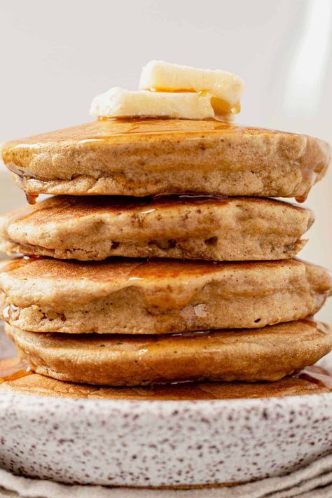 A stack of fluffy oat flour pancakes is the best way to start the day. They're packed with wholesome ingredients you likely have in the pantry right now and the simple instructions give you a roadmap to light, tender, and flavorful pancakes every time you make them. Flavorful Pancakes, Oat Flour Pancakes, Pancakes For One, Banana Oatmeal Pancakes, Coconut Flour Pancakes, Pancake Toppings, Flour Pancakes, Oat Pancakes, Healthy Baking Recipes