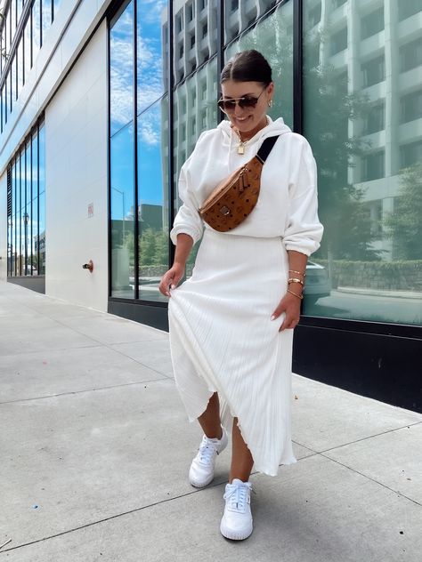 5 WAYS TO WEAR A BUM BAG | THE RULE OF 5 Summer Europe Outfits, Bag Outfit Ideas, Bum Bag Outfit, Belt Bag Outfit, Skirt Set Outfit, Julia Marie, Bodysuit And Skirt, Atlanta Fashion, Streetwear Apparel