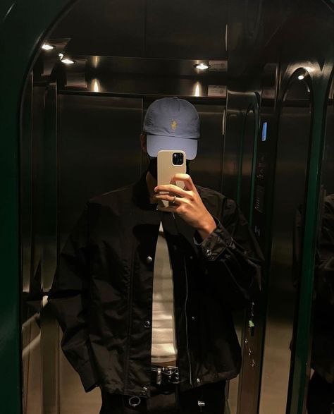 Gentleman Aesthetic, Magnolia Park, Aesthetic Outfits Men, Spring Outfits Men, Snap Friends, Instagram Snap, Dope Outfits For Guys, Men Photography, Aesthetic Boys