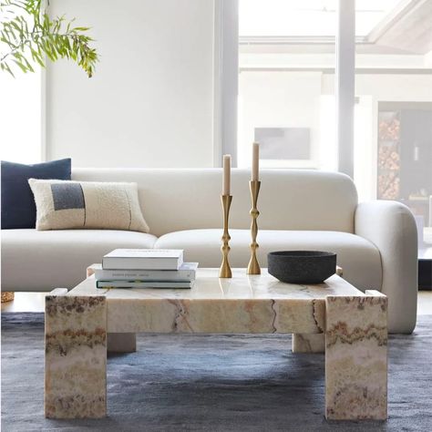 Best Living Room Ideas, Round Dining Table Modern, Antique Side Table, Best Living Room, American Interior, Leather Wall, Lounge Design, Marble Coffee Table, Living Room Ideas