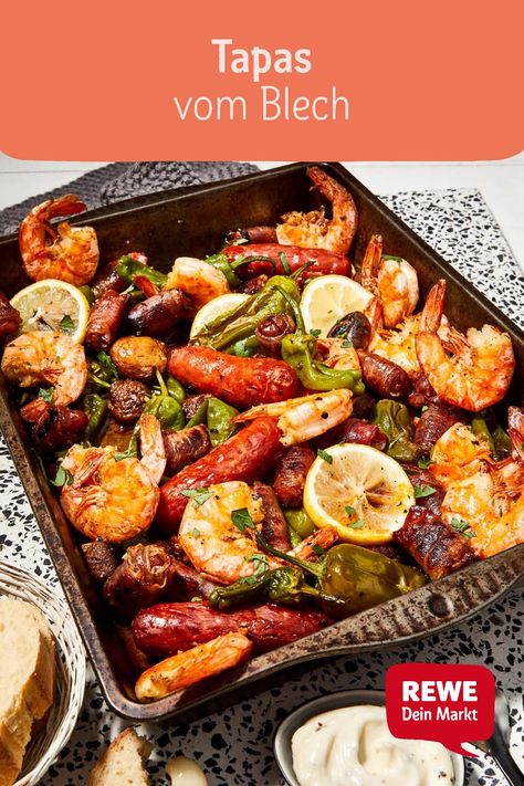 Easy Spanish Tapas Recipes, Spanish Tapas Aesthetic, Spanish Tapas Vegetables, Spanish Chicken Tapas Recipes, Spanish Shrimp Tapas, Tapas Party, Tapas Recipes, Spanish Cuisine, Tapas Bar