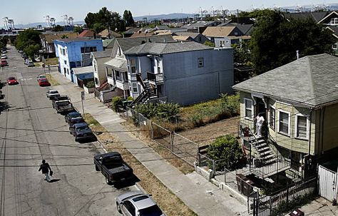 south central los angeles ghetto - "we can help change this into a way better enviroment with help from everyone. Low Income Neighborhood, South Los Angeles, City Slums, South Central Los Angeles, Compton California, Rap Us, Arte Hip Hop, Los Angeles City, South Central