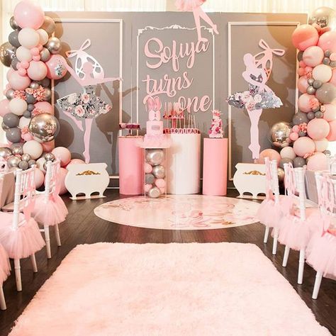 Ballerina First Birthday, Ballerina Birthday Decorations, Ballerina Birthday Party Decorations, Ballet Baby Shower, Ballerina Birthday Cake, Ballerina Party Decorations, Quince Decor, Ballerina Theme, Baby Shower Princess Theme