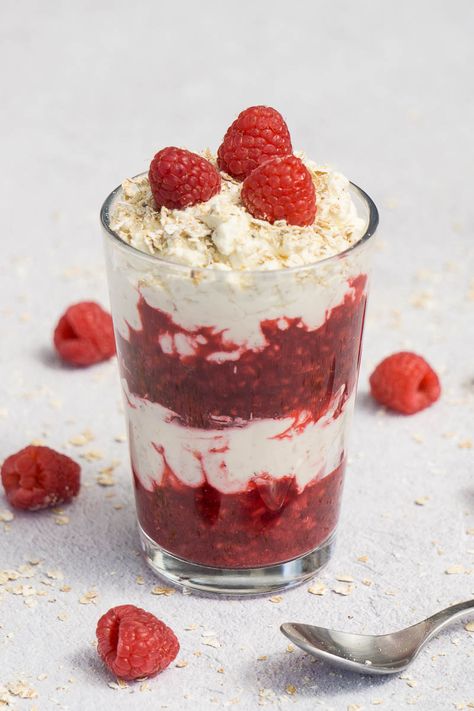 How to Make Scottish Cranachan - An Easy Scottish Dessert Recipe | Scottish Desserts | Scottish Whisky Cream and Raspberry Dessert with Toasted Oatmeal and Honey | Scottish Food | Scottish Scran | Food from Scotland Dundee Cake Recipe, Cranachan Recipe, Scottish Scran, Deep Fried Mars Bars, Toasted Oatmeal, Celtic Food, Foreign Cuisine, Clootie Dumpling, Traditional Scottish Food