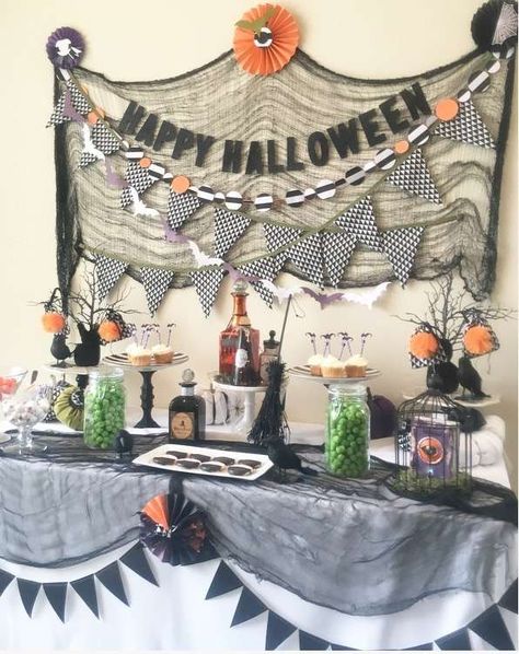 Get spooked with this fabulous Halloween Candy table. The backdrop is awesome! See more party ideas and share yours at CatchMyParty.com Halloween Party Table Ideas, Party Table Ideas, Halloween Candy Table, Haunted Decor, October Decor, Halloween Party Backdrop, Diy Halloween Dekoration, Boo Bash, Halloween Party Table