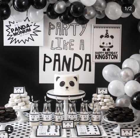 party like a panda -See more Panda Party ideas on B. Lovely Events Panda Party Ideas, Panda Themed Birthday Party, Panda Birthday Theme, Panda Birthday Party Decorations, Party Like A Panda, Panda Candy, Panda Themed Party, Panda Baby Showers, Panda Birthday Party