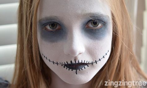 Totally transform your kids Halloween costume from cute to spooky with this simple three colour Ghoul Halloween face paint. Easy Halloween Face Paint, Zombie Face Makeup, Face Paint Ideas For Kids, Ghost Face Paint, Paint Ideas For Kids, Halloween Face Paint Ideas, Kids Halloween Face, Face Painting Halloween Kids, Zombie Face Paint