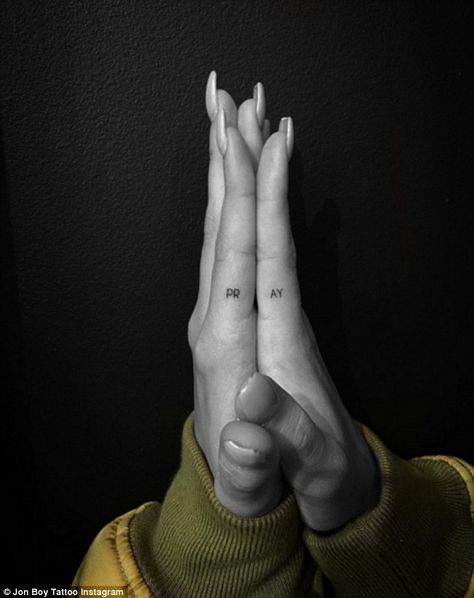 Having faith: Hailey Baldwin showed off her new 'Pray' tattoo on Wednesday, an ink that was designed none other than by gal pal Kendall Jenner Hailey Baldwin Tattoo, Pray Tattoo, Jonboy Tattoo, Side Hand Tattoos, Travel Funny, Girl Goals, Tattoo Spots, New Tattoo Designs, Food Ad