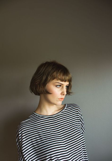 French Bob With Micro Bangs, 20s Bob, French Bob Haircut With Bangs, Pixie Fringe, French Bob Haircut, Different Face Shapes, French Bob, Haircut With Bangs, A Bob