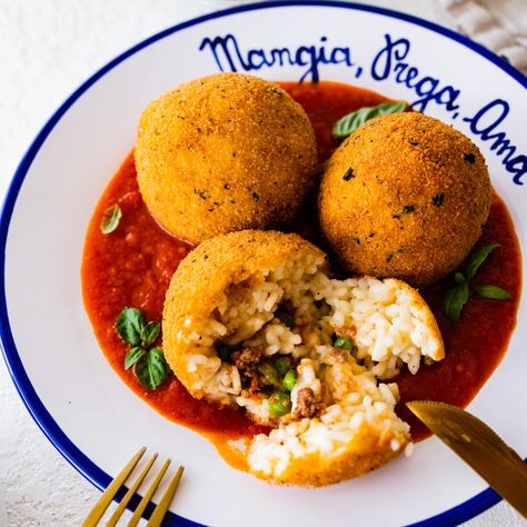 Sauce For Arancini Balls, Sicilian Rice Balls, Easy Arancini Balls, Best Arancini Balls Recipes, Arancini Recipe Italian, Baked Arancini Rice Balls, Italian Rice Balls, Beef Ideas, Arancini Recipe