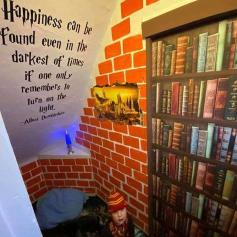 Harry Potter Nook Under The Stairs, Harry Potter Under Stairs Room, Cupboard Under The Stairs Harry Potter, Under The Stairs Playroom Harry Potter, Harry Potter Staircase Room, Harry Potter Cupboard Under The Stairs, Harry Potter Closet Under The Stairs, Harry Potter Under The Stairs Room, Harry Potter Reading Nook