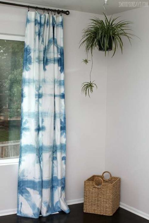 23 Tie Dye and Fabric Dyeing Ideas and Projects - Indigo Dyed Curtains Shibori Curtains, Dyed Curtains, Shady Patio, Tie Dye Curtains, Diy Shibori, Indigo Curtains, Dye Curtains, Mode Batik, Hot Pink Walls