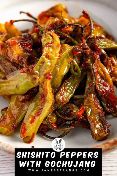 This easy recipe for blistered shishito peppers with a spicy Korean inspired gochujang sauce only takes a few minutes to prepare. Shishito peppers are very mild but the Korean sauce gives it just enough of a kick to be addictive. Korean Peppers Recipe, Peppers Shishito, Shishito Peppers Recipe, Shishito Pepper Recipe, Asian Veggies, Korean Sauce, Blistered Shishito Peppers, Shishito Pepper, Shishito Peppers