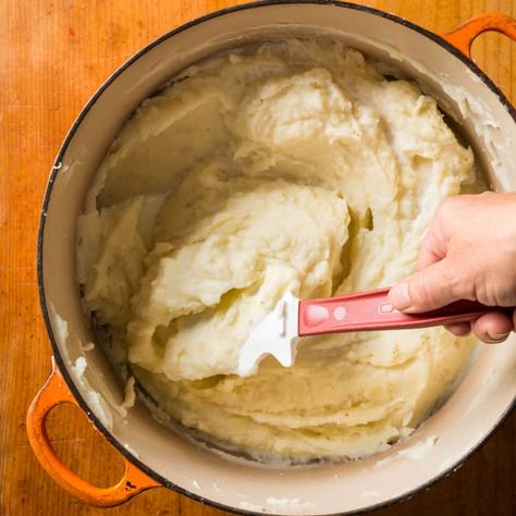 Garlic Mashed Potatoes | Cook's Country Thanksgiving Potato Recipes, Buttermilk Mashed Potatoes, Garlic Mashed Potatoes Recipe, Make Ahead Mashed Potatoes, Cooks Country Recipes, Perfect Mashed Potatoes, Best Mashed Potatoes, Cookie Toppings, Heirloom Recipes