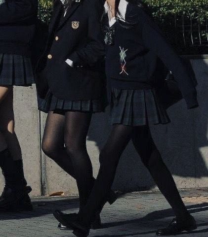 Private School Uniforms, Boarding School Aesthetic, Dark Academia Fashion Pants, School Uniform Fashion, School Uniform Outfits, Under Your Spell, 일본 패션, Dark Academia Fashion, Academia Fashion