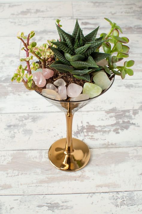 Terrariums Diy, Hobby Lobby Diy, Unusual Hobbies, Industrial Crafts, Art Hallway, Romantic Industrial, Making Money Teens, Bathroom Contemporary, Minimalist Farmhouse