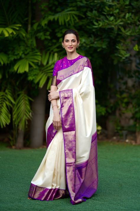 Singer Sunitha Sarees, Purple Outfits For Women, Singer Sunitha, Angrakha Kurti, Shilpa Reddy, Brown Eyes Aesthetic, Elegant Sarees, Eyes Aesthetic, New Saree Blouse Designs