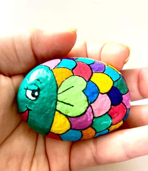 Turtle Painted Rocks, Rock Crafts Diy, Diy Fairy Door, Doodle Art For Beginners, New Rocks, Prayer Garden, Rock Animals, Rock Painting Tutorial, Painted Rock Animals