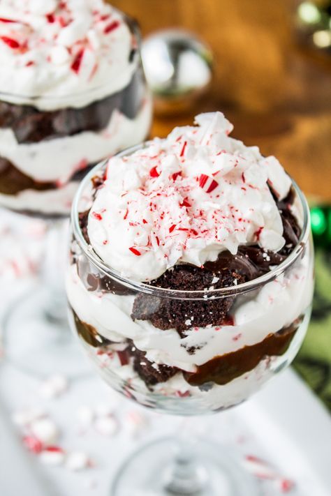 Peppermint Sauce, Peppermint Trifle, Brownie Trifle Recipe, Decadent Brownies, Christmas Trifle, Impressive Dessert, Brownie Trifle, Favorite Holiday Desserts, Holiday Desserts Christmas