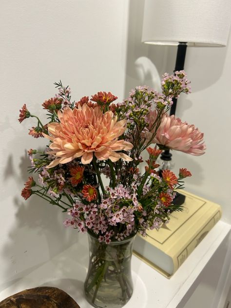 Floral boquet- all flowers from Trader Joes
DIY flower arrangement Simple Fall Bouquet, Trader Joes Flower Arrangements, Bouquet Trader Joes, Bouquet Of Flowers In Vase, Simple Floral Arrangements, Small Bouquet Of Flowers, Diy Flower Arrangement, Fall Bouquet, Flowers In Vase