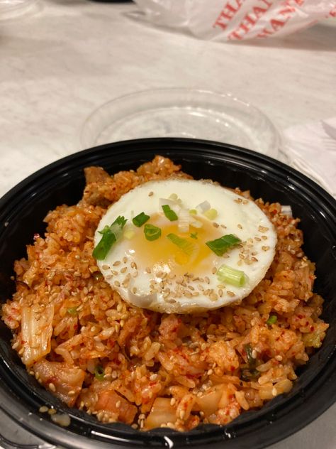 Kimchi Fried Rice Aesthetic, Aesthetic Kimchi, Fried Rice Aesthetic, Korean Food Bibimbap, Korean Fried Rice, Kimchi Rice, Best Korean Food, Dorm Food, Kimchi Fried Rice