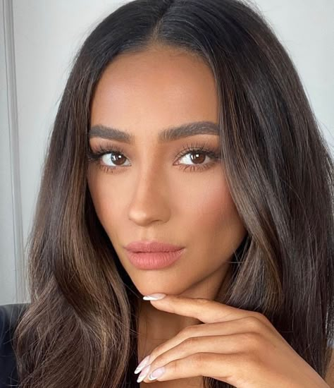 Moh Makeup, Shay Mitchell Makeup, Mocha Balayage, Shay Mitchell Hair, Olive Skin Makeup, Church Hair, Plastic Fantastic, Brunette Makeup, Wedding Glam