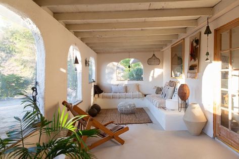 Merchant House High Desert: A Spanish-Style Oasis in the Mojave - Remodelista Hacienda Style Homes, Spanish Style Home, Casas Coloniales, Spanish Style Homes, Hacienda Style, Desert Homes, High Desert, Spanish House, Arched Windows