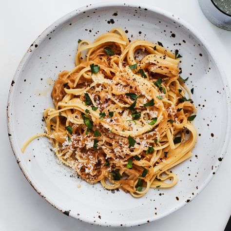 Caramelized Onion Pasta, Brown Pasta, Onion Pasta, Carmelized Onions, Sauteed Kale, Homemade Tomato Sauce, Caramelized Onion, Drying Pasta, Chow Mein