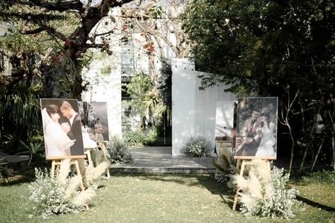 Photo Gallery Wedding Entrance, Photo Display At Wedding, Engagement Photo Display, Wedding Photo Display At Reception, Wedding Entrance Table, Minimal Wedding Decor, Wedding Welcome Table, Wedding Gate, Polaroid Wedding