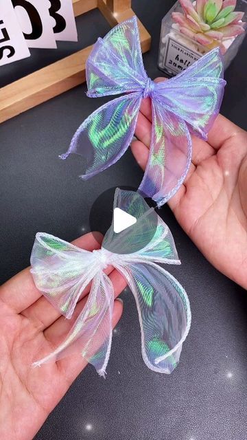 Paper Craft Ideas | Learn how to make a beautiful ribbon knot with this simple tutorial! Start by taking a length of ribbon and creating a loop. Cross one end... | Instagram Ribbon Knot, Bow Making Tutorials, Making Bows, Ribbon Diy, Gift Wrapping Techniques, Bow Making, Bouquet Design, Diy Ribbon, Crafts Hacks