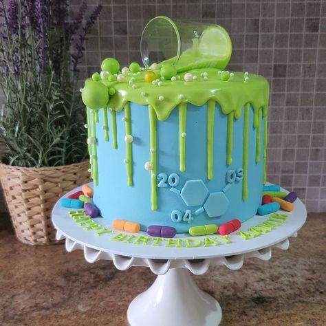 Mad Scientist Cake Ideas, Science Themed Birthday Party Cake, Science Experiment Birthday Cake, Mad Science Cake, Science Beaker Cake, Science Party Cake Ideas, Biology Themed Cakes, Mad Science Birthday Cake, Mad Scientist Birthday Cake