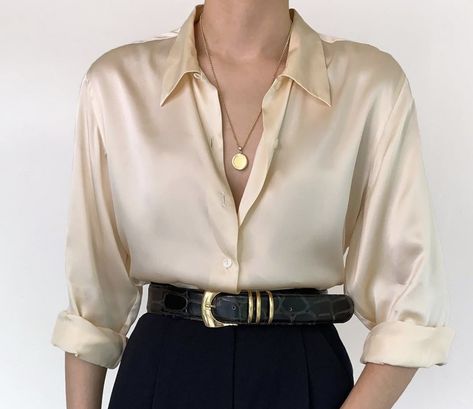 la femme dans l’art on Twitter: "silk blouses… " Academia Style, Silk Blouses, Looks Chic, 가을 패션, Blouse Outfit, Formal Outfit, Professional Outfits, Grace Kelly, Mode Inspiration