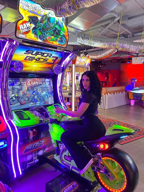 Euphoria vibes arcade game aesthetic LED lights and colours for instagram ideas Pretty Bike, Fun Photoshoot, Best Photo Poses, Photoshoot Concept, Foto Ideas Instagram, Instagram Photo Inspiration, Cute Poses For Pictures, Best Friend Pictures, Story Instagram