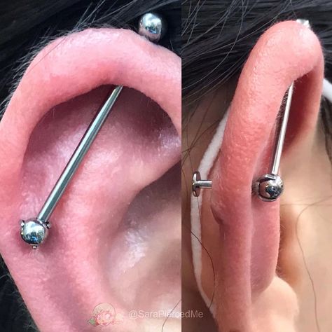 Fake Ear Piercings, Piercing Industrial, Piercing Chart, Double Ear Piercings, Fake Lips, Multiple Ear Piercing, Diy Easter Gifts, Cool Piercings, Industrial Piercing